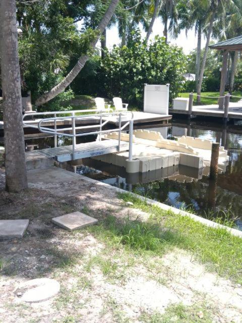 Blue Crab Dock On Gulf Canal Front Close 2 Beach Restaurants Bonita Springs Εξωτερικό φωτογραφία